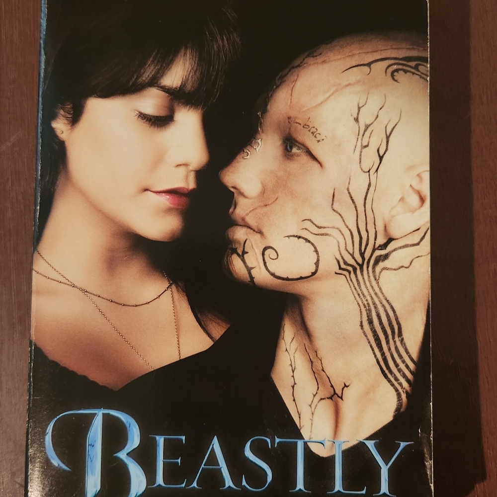 Beastly by Alex Flinn, paperback